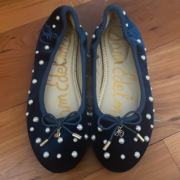 Girls NWOT Sam Edelman pearl flats - Picture 1 of 4